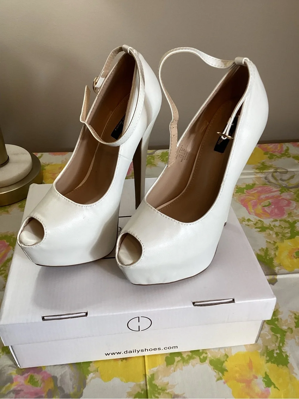 White Peep-Toe Platform Ankle-Strap Heels 7.5 NIB